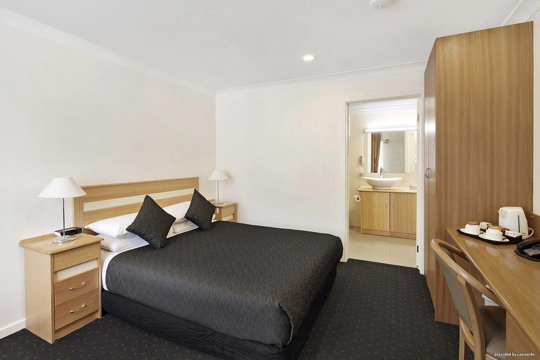 Melbourne'S Princes Park Hotel Ngoại thất bức ảnh
